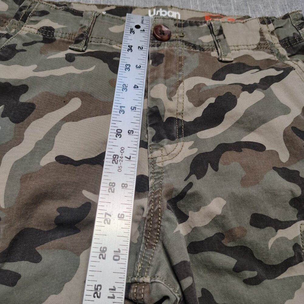 Urban Pipeline Camo Cargo Shorts Mens Size 30 Baggy Streetwear Y2K - Picture 4 of 12